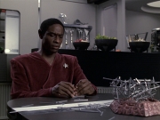 extant_StarTrek_VOY_6x06-Riddles_02057.jpg