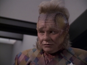 extant_StarTrek_VOY_6x06-Riddles_02058.jpg
