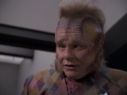 extant_StarTrek_VOY_6x06-Riddles_02060.jpg