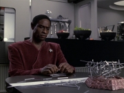 extant_StarTrek_VOY_6x06-Riddles_02062.jpg
