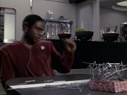 extant_StarTrek_VOY_6x06-Riddles_02063.jpg