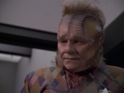 extant_StarTrek_VOY_6x06-Riddles_02066.jpg