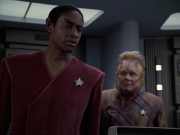 extant_StarTrek_VOY_6x06-Riddles_02083.jpg