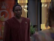 extant_StarTrek_VOY_6x06-Riddles_02167.jpg