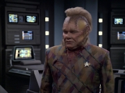 extant_StarTrek_VOY_6x06-Riddles_02175.jpg