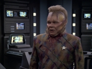 extant_StarTrek_VOY_6x06-Riddles_02176.jpg