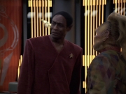 extant_StarTrek_VOY_6x06-Riddles_02184.jpg