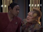 extant_StarTrek_VOY_6x06-Riddles_02200.jpg