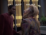 extant_StarTrek_VOY_6x06-Riddles_02223.jpg