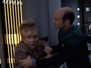 extant_StarTrek_VOY_6x06-Riddles_02226.jpg