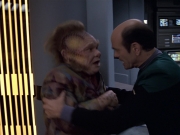 extant_StarTrek_VOY_6x06-Riddles_02227.jpg