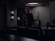 extant_StarTrek_VOY_6x06-Riddles_02280.jpg