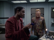 extant_StarTrek_VOY_6x06-Riddles_02471.jpg
