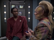 extant_StarTrek_VOY_6x06-Riddles_02506.jpg