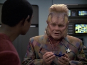 extant_StarTrek_VOY_6x06-Riddles_02516.jpg