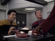 extant_StarTrek_VOY_6x06-Riddles_02736.jpg