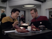 extant_StarTrek_VOY_6x06-Riddles_02744.jpg