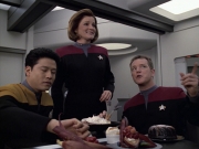 extant_StarTrek_VOY_6x06-Riddles_02756.jpg