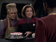 extant_StarTrek_VOY_6x06-Riddles_02878.jpg