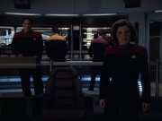extant_StarTrek_VOY_6x06-Riddles_03011.jpg