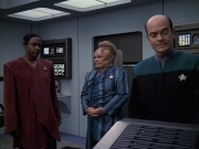 extant_StarTrek_VOY_6x06-Riddles_03417.jpg