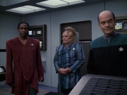 extant_StarTrek_VOY_6x06-Riddles_03418.jpg