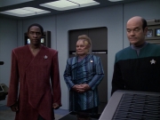 extant_StarTrek_VOY_6x06-Riddles_03419.jpg