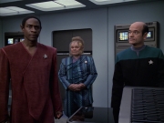 extant_StarTrek_VOY_6x06-Riddles_03421.jpg
