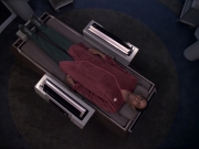 extant_StarTrek_VOY_6x06-Riddles_03463.jpg
