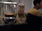 extant_StarTrek_VOY_6x06-Riddles_03492.jpg