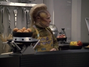 extant_StarTrek_VOY_6x06-Riddles_03495.jpg