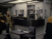 extant_StarTrek_VOY_6x06-Riddles_03504.jpg