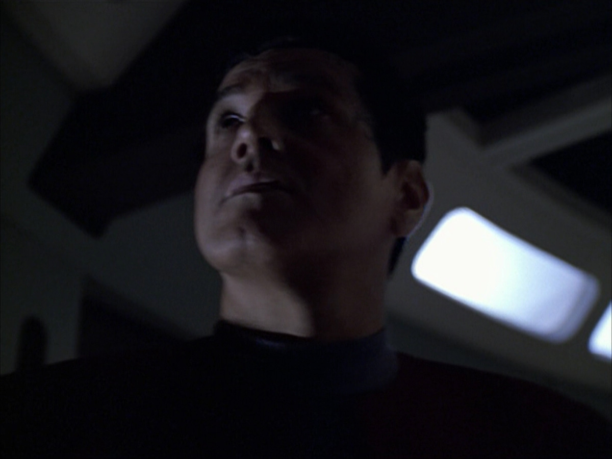 extant_StarTrek_VOY_6x07-DragonsTeeth_00277.jpg
