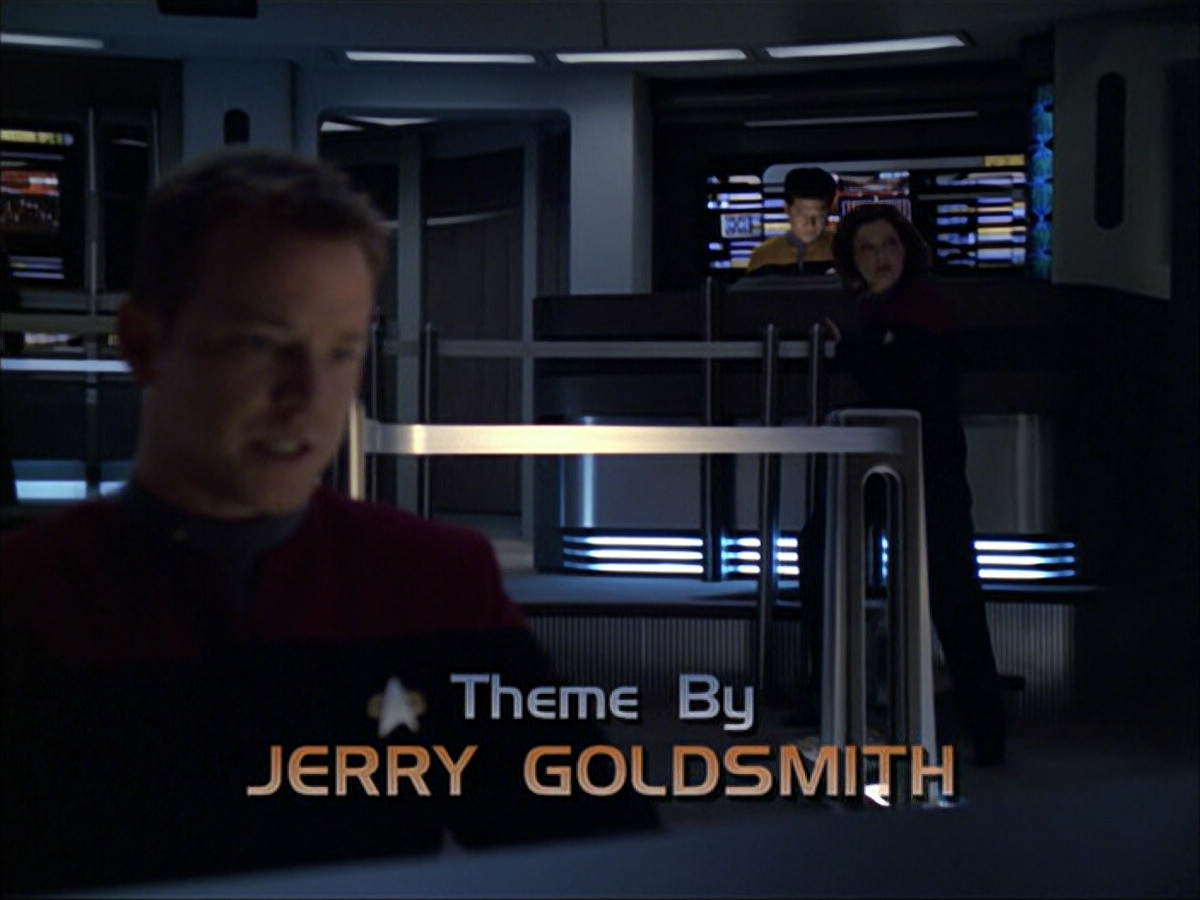 extant_StarTrek_VOY_6x07-DragonsTeeth_00290.jpg