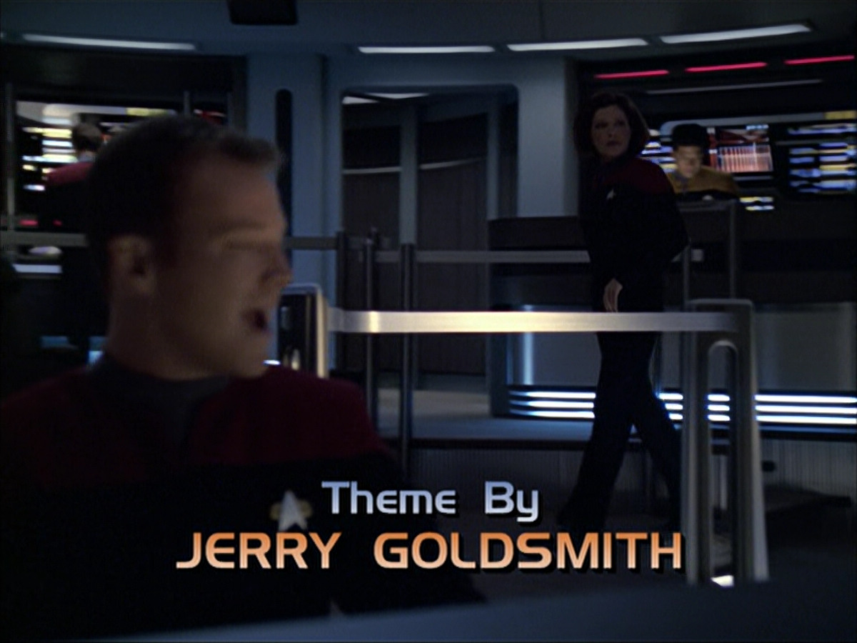 extant_StarTrek_VOY_6x07-DragonsTeeth_00291.jpg