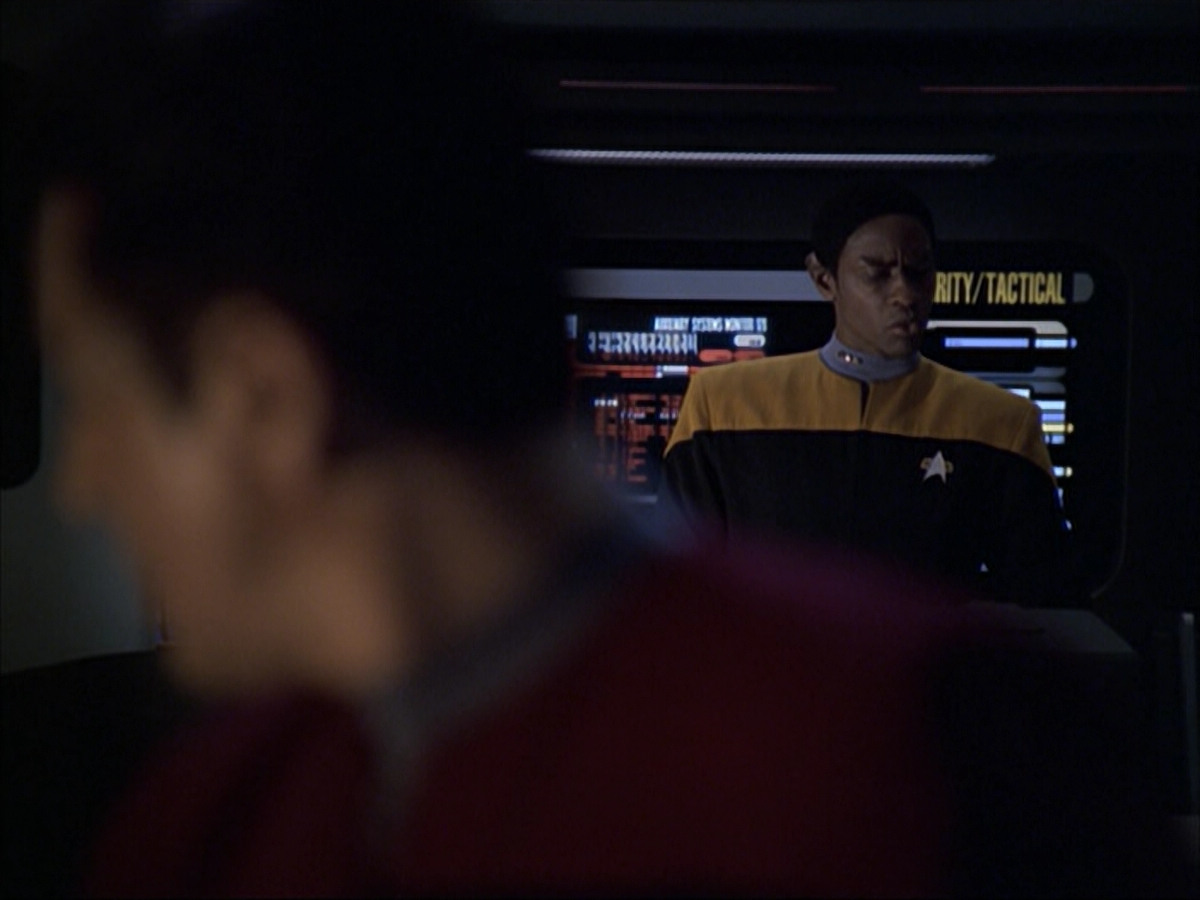extant_StarTrek_VOY_6x07-DragonsTeeth_00334.jpg