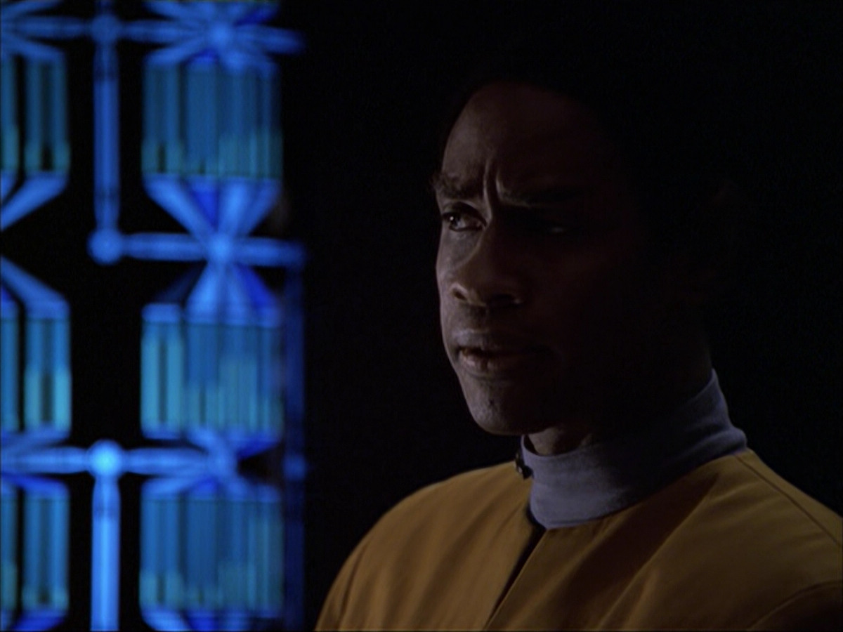 extant_StarTrek_VOY_6x07-DragonsTeeth_00337.jpg