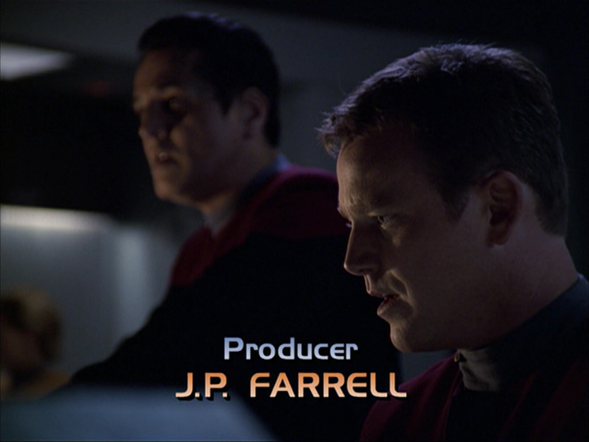 extant_StarTrek_VOY_6x07-DragonsTeeth_00391.jpg