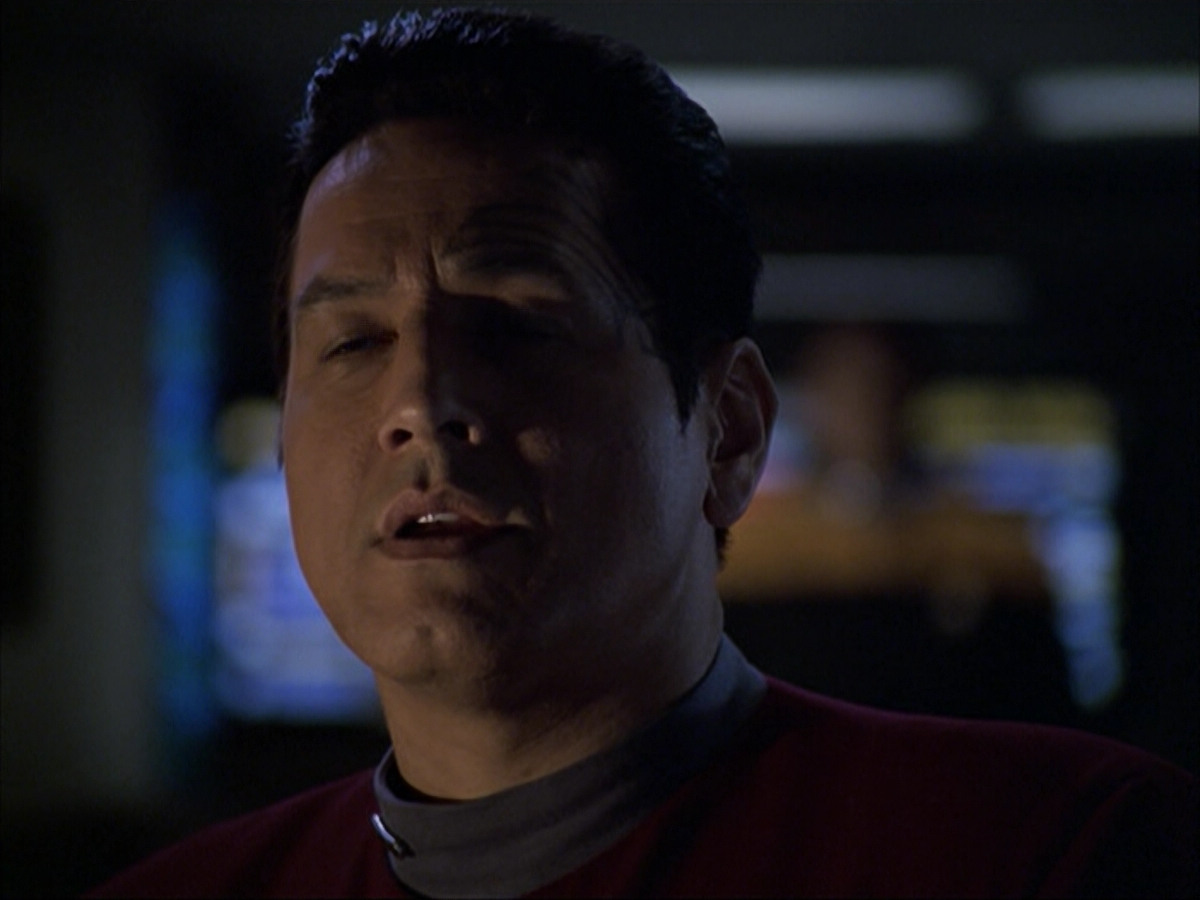 extant_StarTrek_VOY_6x07-DragonsTeeth_00418.jpg