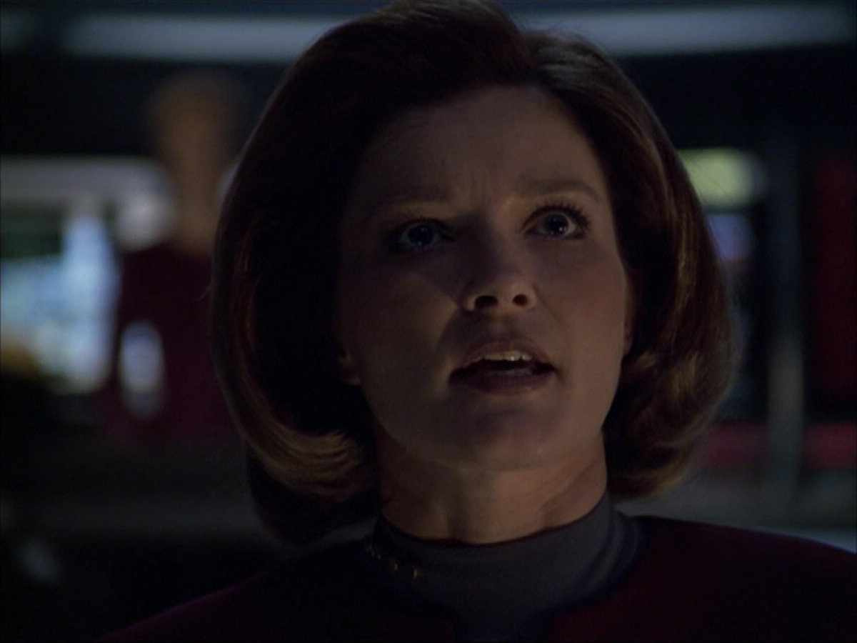 extant_StarTrek_VOY_6x07-DragonsTeeth_00439.jpg