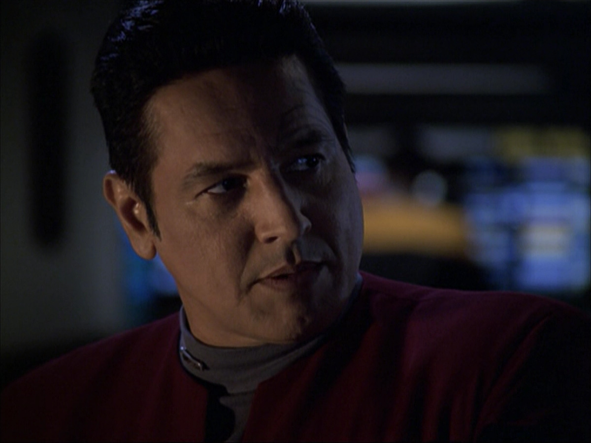 extant_StarTrek_VOY_6x07-DragonsTeeth_00494.jpg