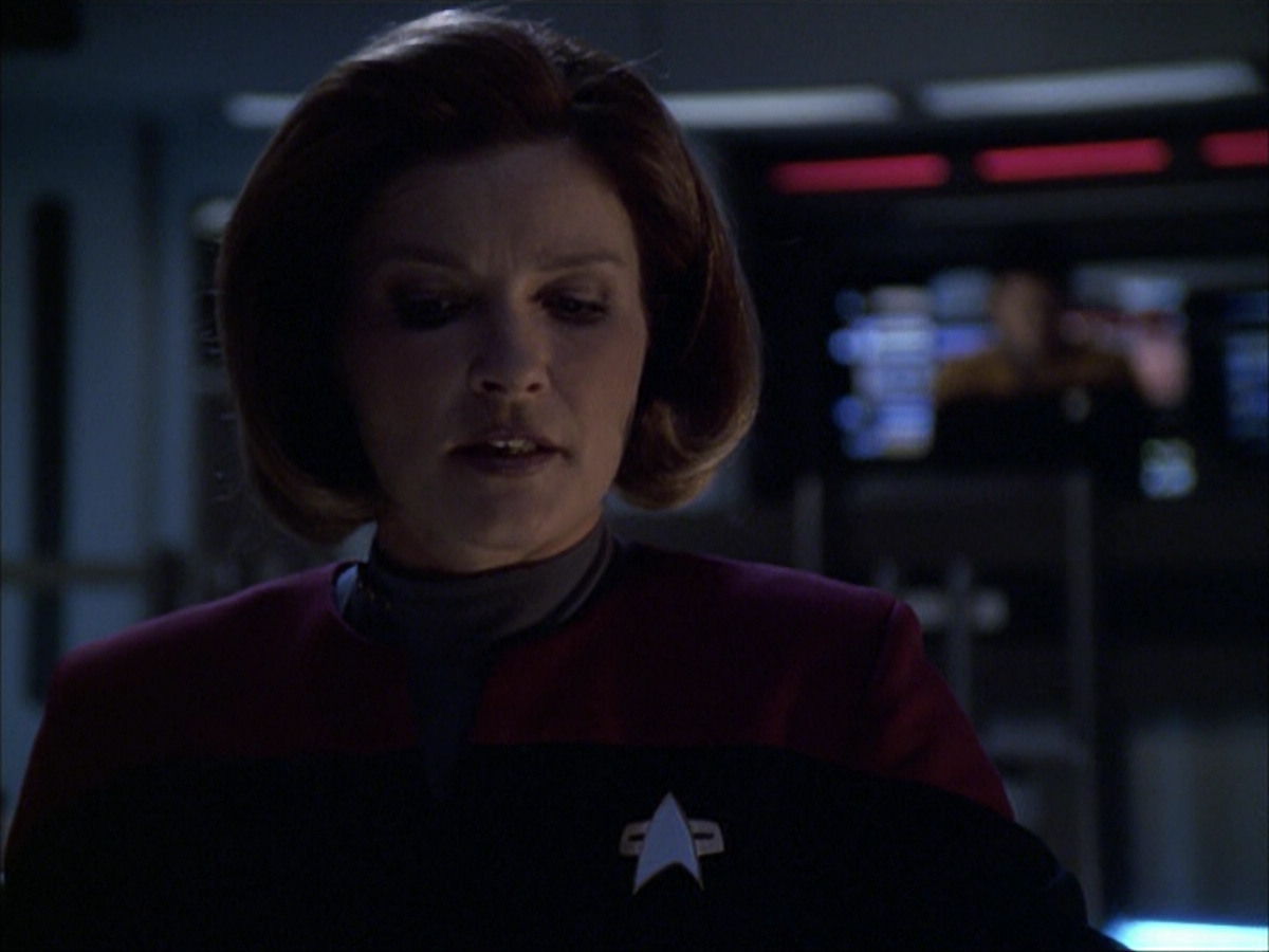 extant_StarTrek_VOY_6x07-DragonsTeeth_00539.jpg