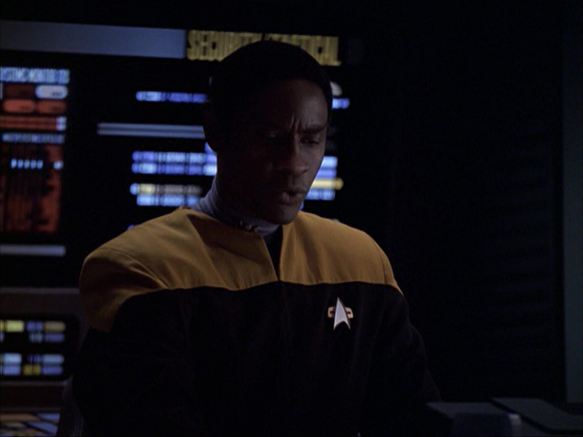 extant_StarTrek_VOY_6x07-DragonsTeeth_00553.jpg