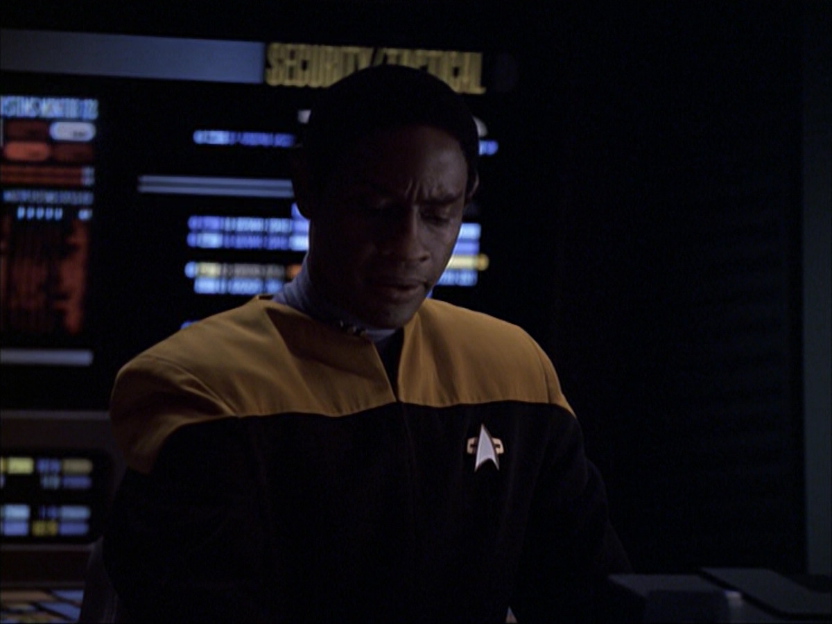 extant_StarTrek_VOY_6x07-DragonsTeeth_00554.jpg