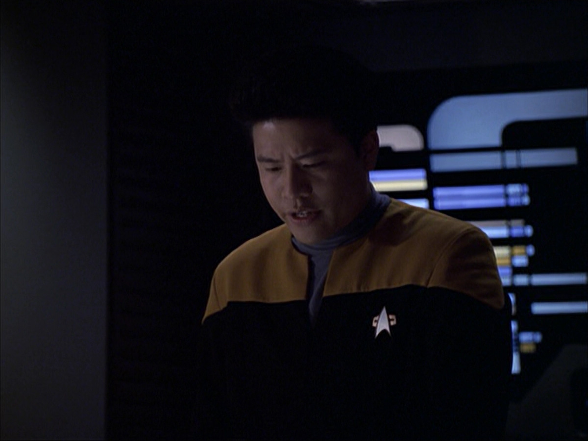 extant_StarTrek_VOY_6x07-DragonsTeeth_00601.jpg