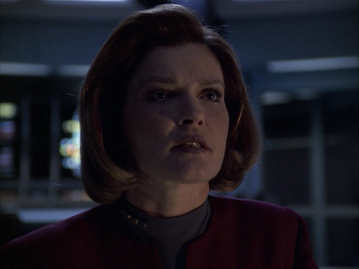 extant_StarTrek_VOY_6x07-DragonsTeeth_00607.jpg