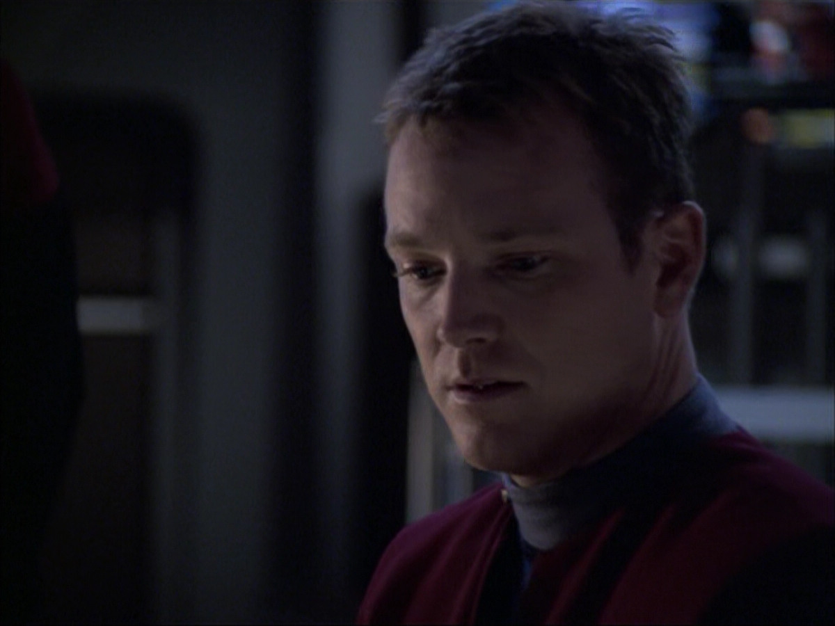 extant_StarTrek_VOY_6x07-DragonsTeeth_00628.jpg