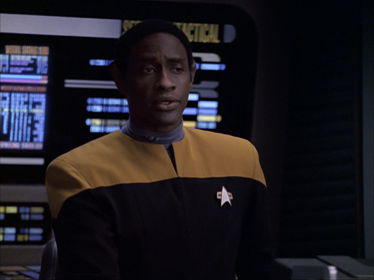 extant_StarTrek_VOY_6x07-DragonsTeeth_00651.jpg