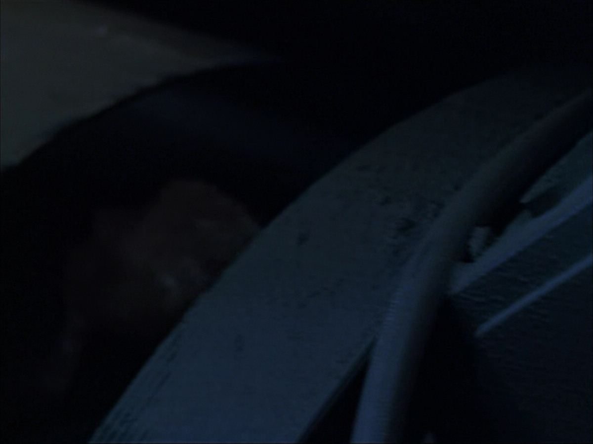extant_StarTrek_VOY_6x07-DragonsTeeth_00845.jpg
