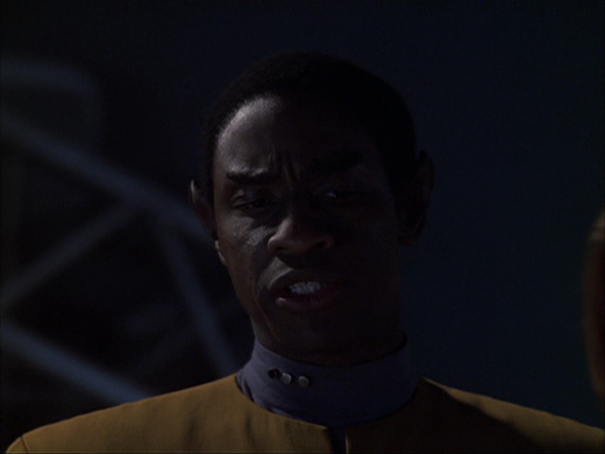 extant_StarTrek_VOY_6x07-DragonsTeeth_00860.jpg